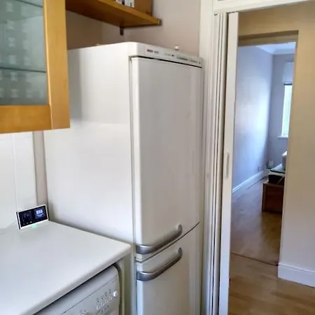 2 Bed Flat Near Station With Parking&Comgarden Apartment Sutton  Exterior photo
