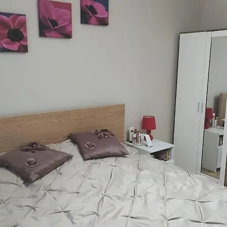 2 Bed Flat Near Station With Parking&Comgarden Apartment Sutton  Exterior photo