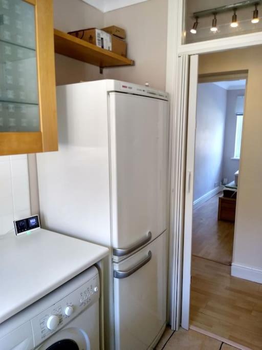 Apartment 2 Bed Flat Near Station With Parking&comgarden