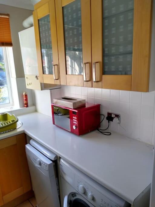 Apartment 2 Bed Flat Near Station With Parking&comgarden Sutton (Greater London)